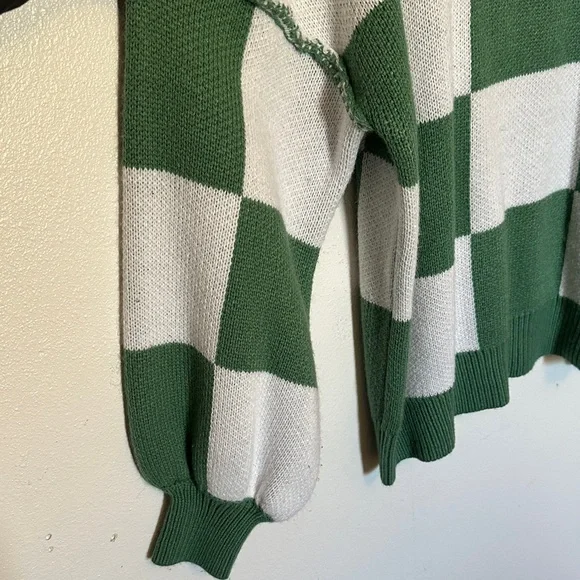 Green and White Checkered Sweater - Picture 2 of 5